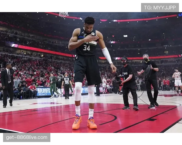 字母哥家冰箱里只放蛋白粉和矿泉水